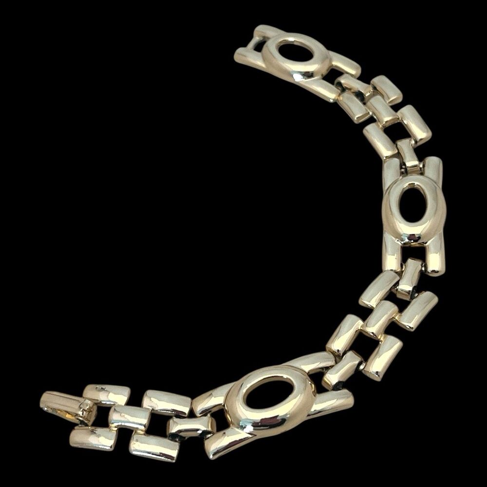 Vintage 1980s Gold Tone Bracelet Chunky Sculpted Oval Link Design - 4A